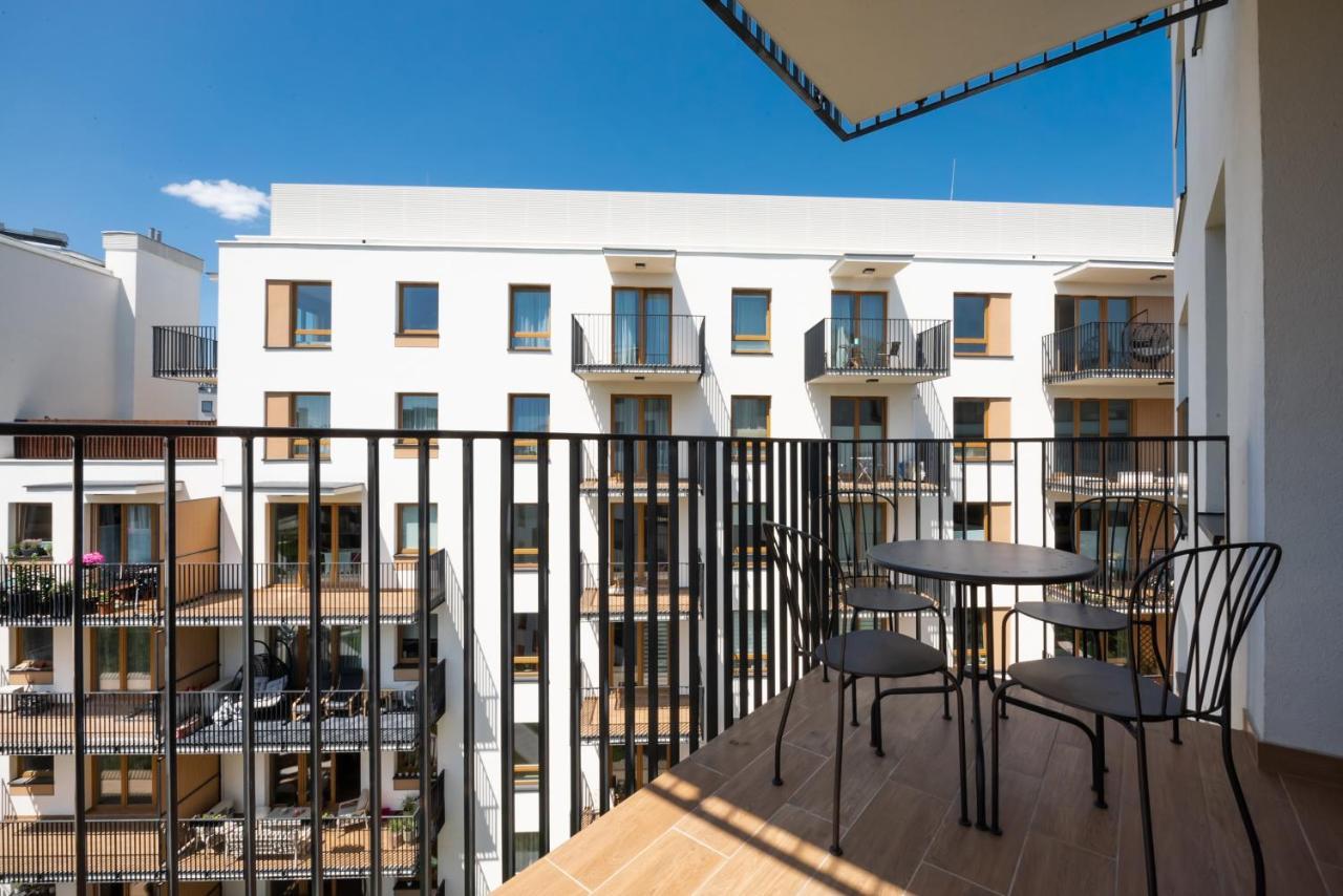 Wola Skwer Happy Apartment Warsaw Exterior photo